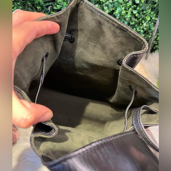 Louis Vuitton Epi Noe backpack with small wallet - Picture 3 of 14